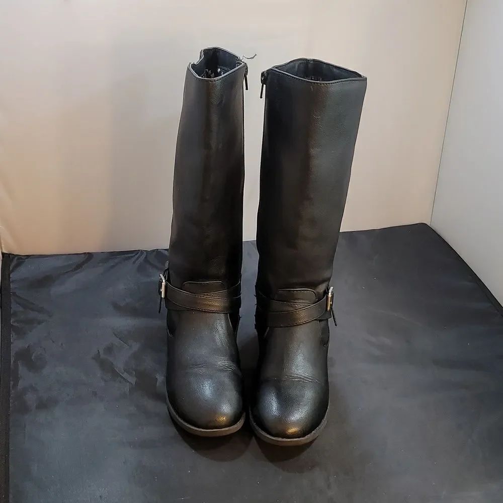 CAT& JACK ROUND TOE SIDE ZIPPER CLOSURE KNEE LENGTH BOOT